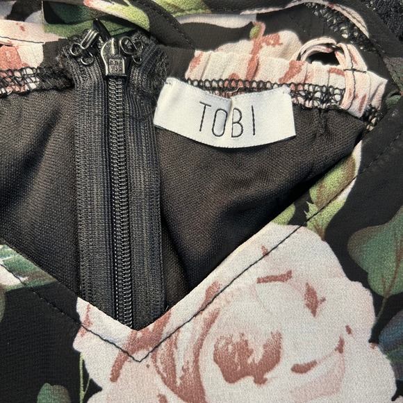 Tobi Black Floral Romper XS Lace Trim Cross Back Spaghetti Strap - Picture 3 of 5